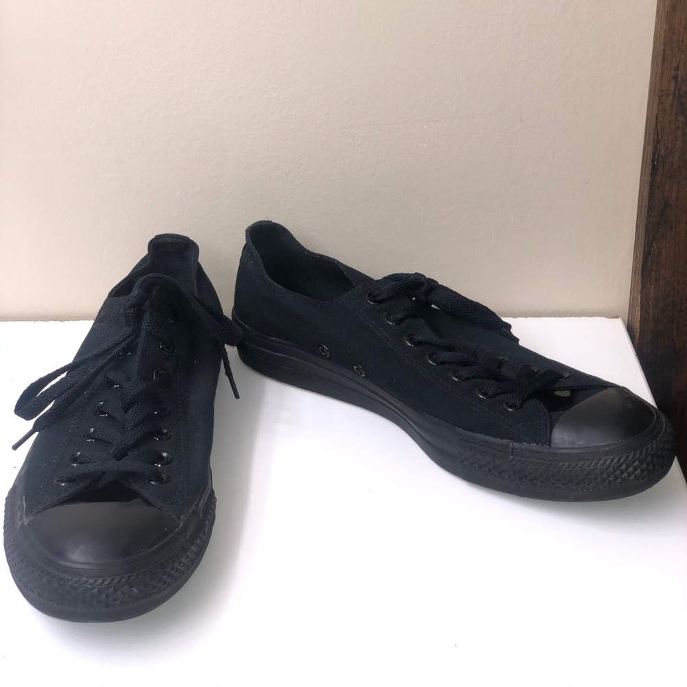All Black Low Converse - Picture 2 of 2
